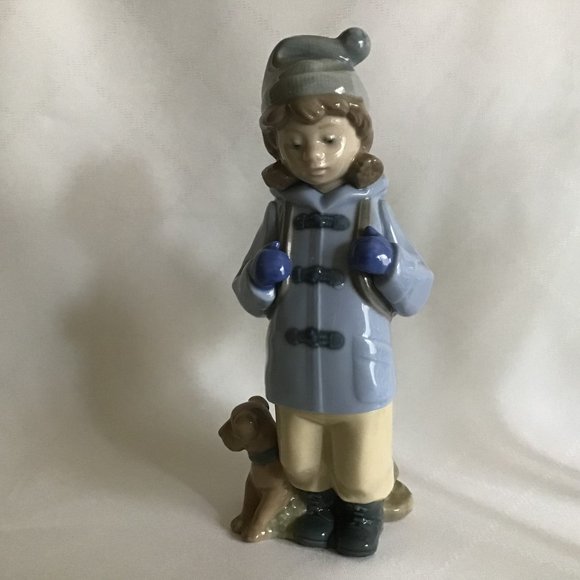 NAO Lladro Spain Figurine Girl with Dog - Picture 2 of 8
